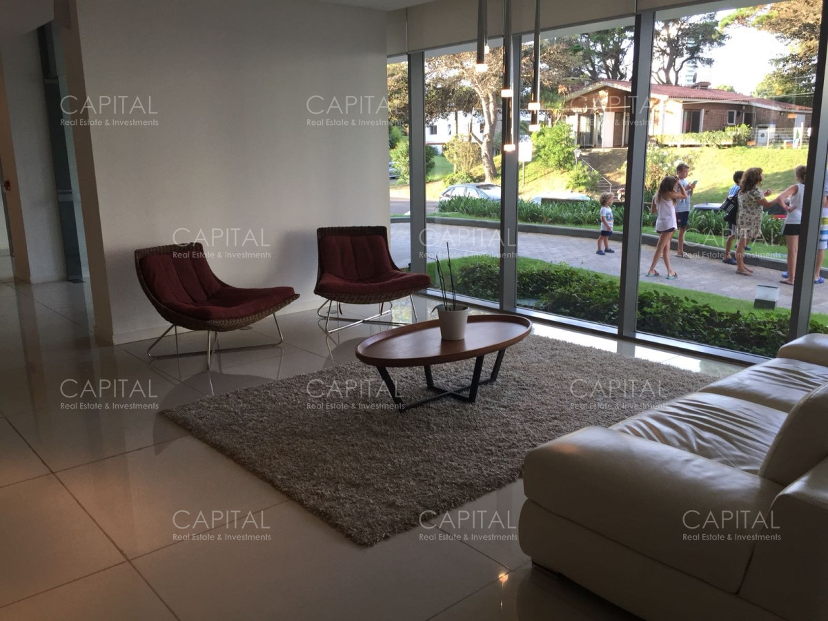 Apartamento ID.25860 - Venta y alquiler anual o invernal de apartamento en Playa Brava, Punta del Este