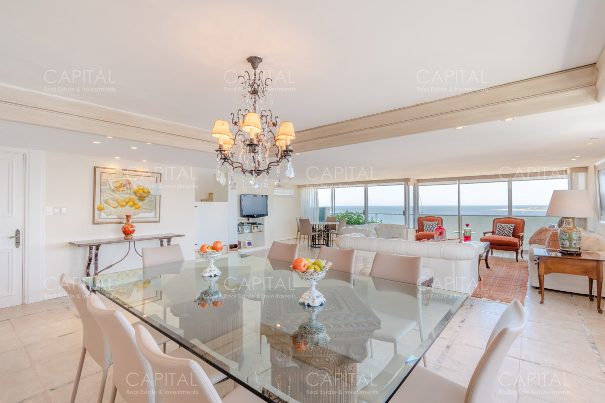 Apartamento ID.30607 - Penthouse de Cuatro Dormitorios frente al Mar - Venta Playa Mansa