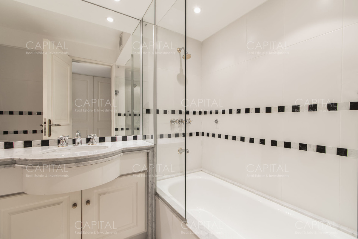 Apartamento ID.35180 - Apartamento en Venta 3 Suites + Dependencia en Primera Linea Brava