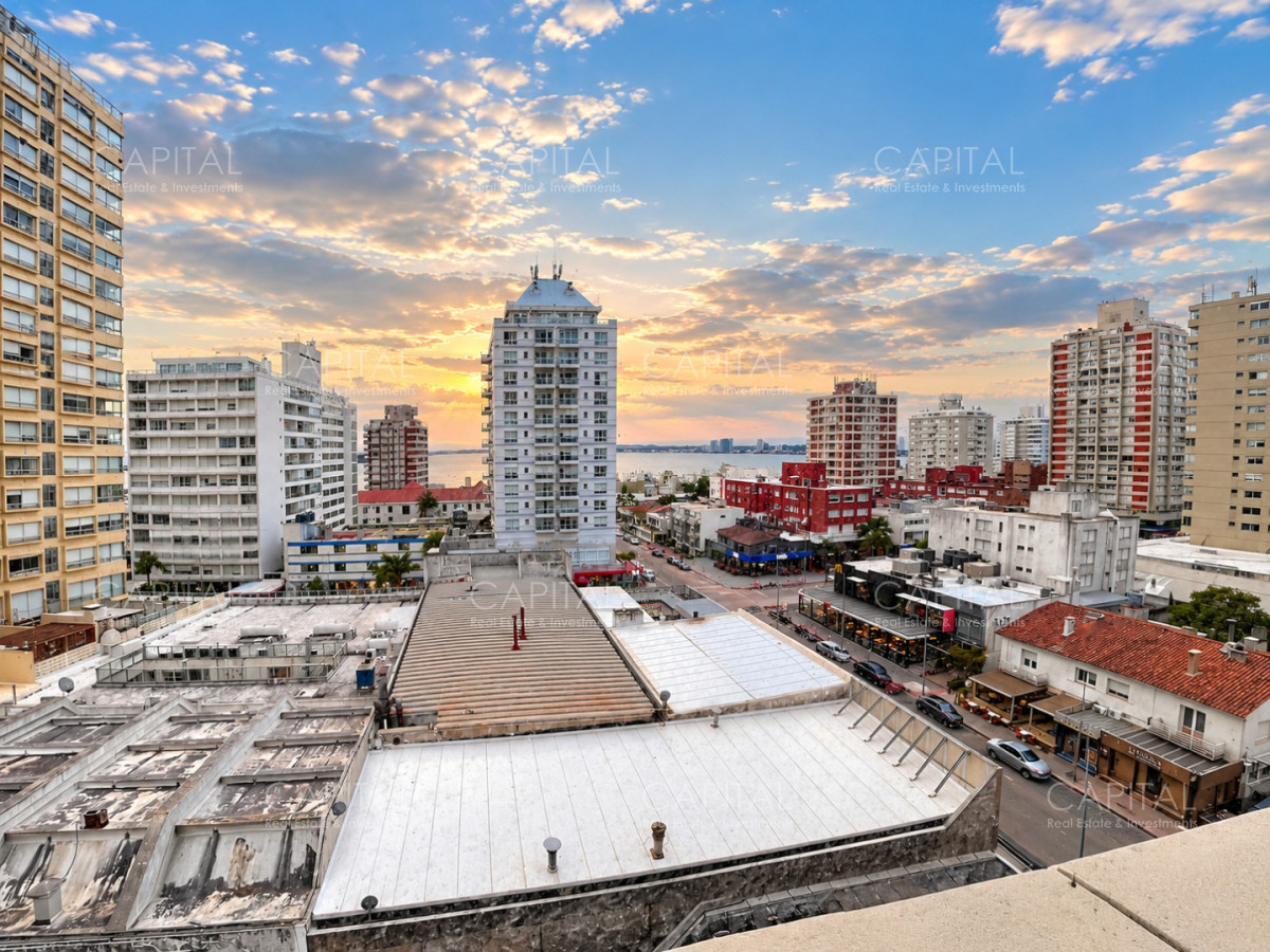 Apartamento ID.40808 - Apartamento en venta en Península, Punta del Este, ubicado a 100 metros del mar.
