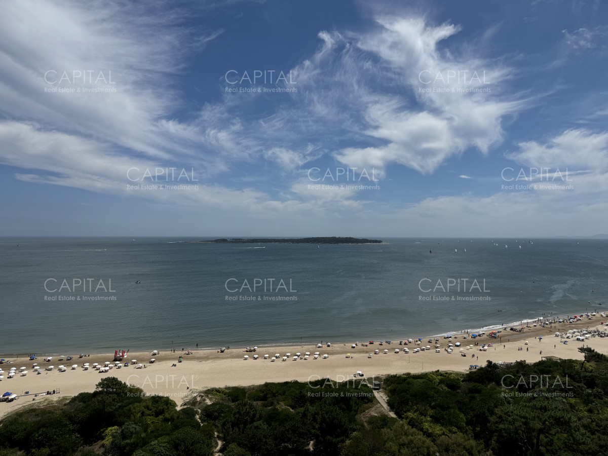 Apartamento ID.37573 - Penthouse Duplex en venta Playa Mansa Punta del Este.