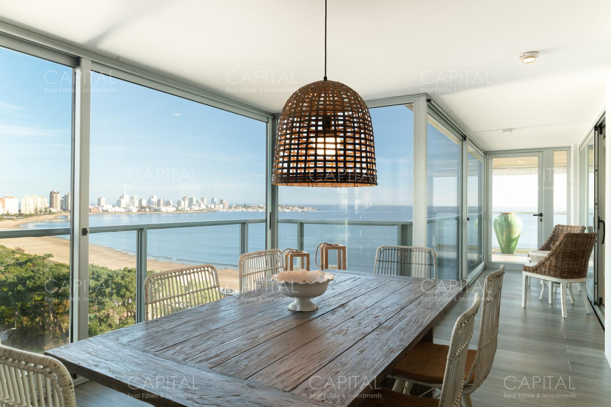 Apartamento ID.36586 - Exclusivo departamento totalmente reformado de 4 suites en Playa Mansa