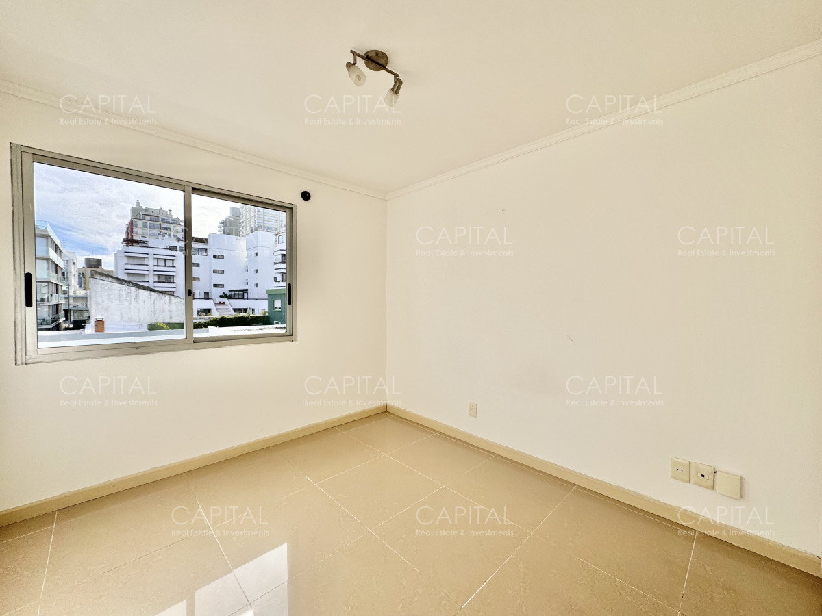Apartamento ID.32401 - Apartamento en venta, Punta del Este