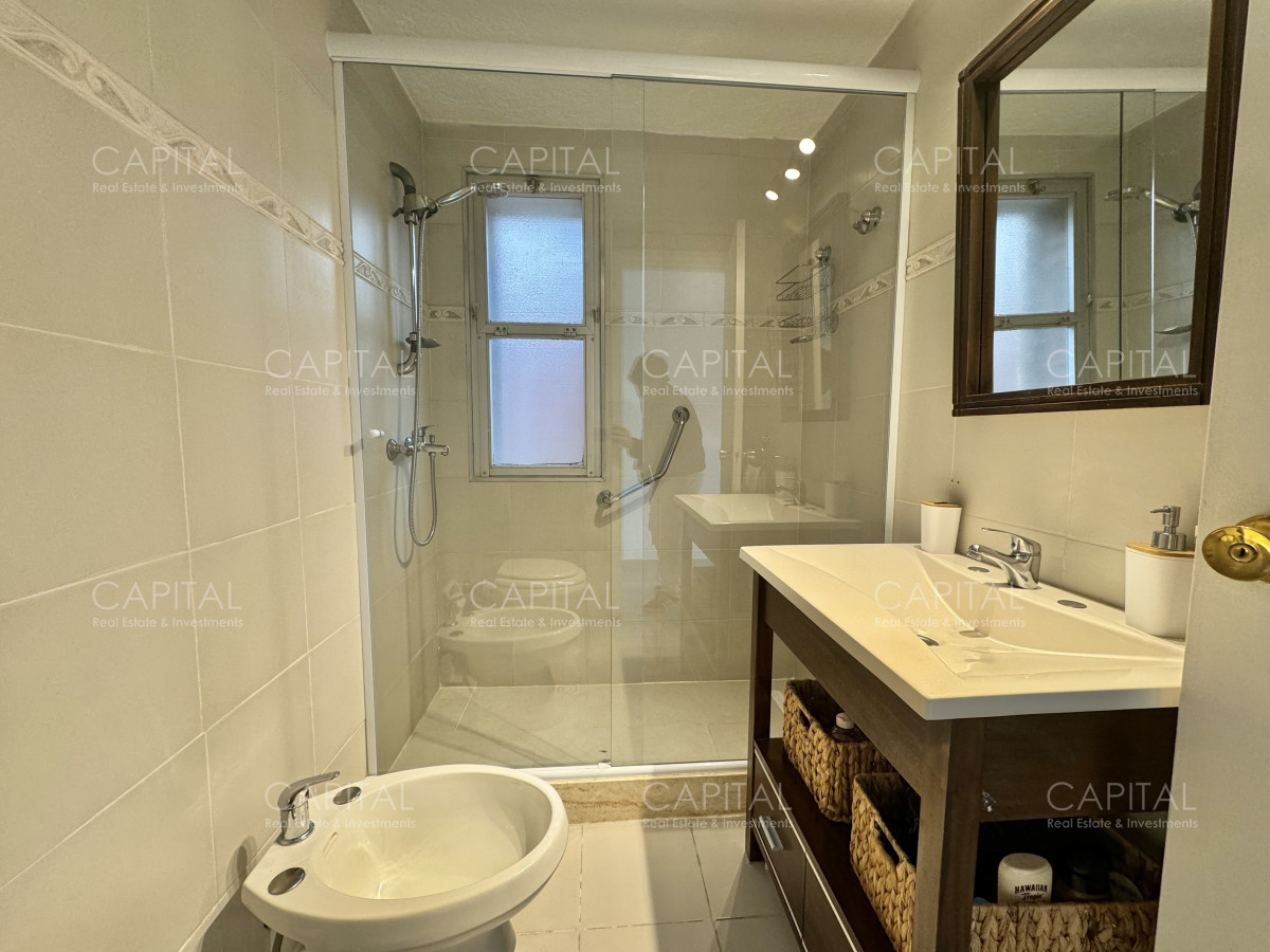 Apartamento ID.39032 - Apartamento de tres dormitorios con vista al mar, Playa Mansa, Punta del Este