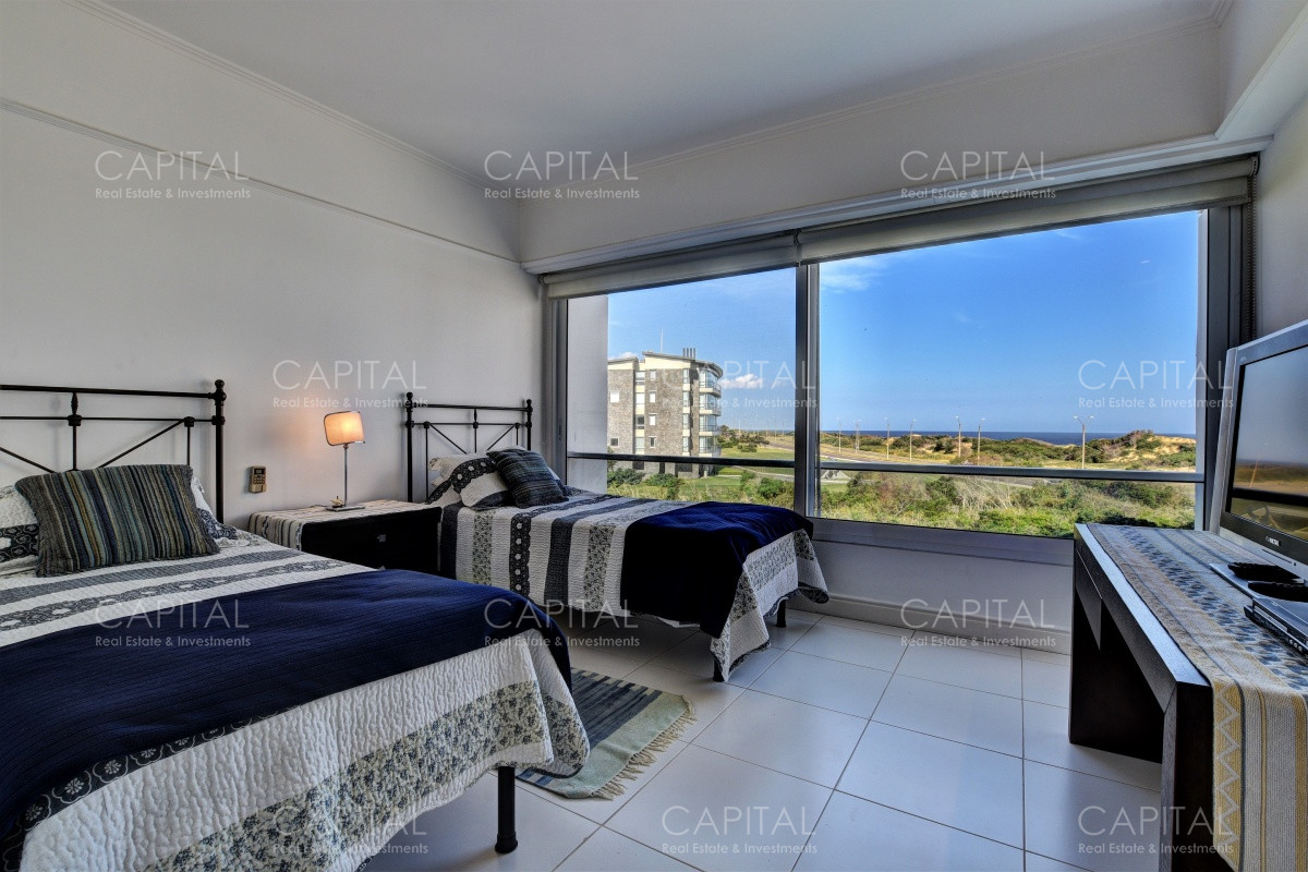 Apartamento ID.27366 - Apartamento Primera Fila Playa Brava en Alquiler 