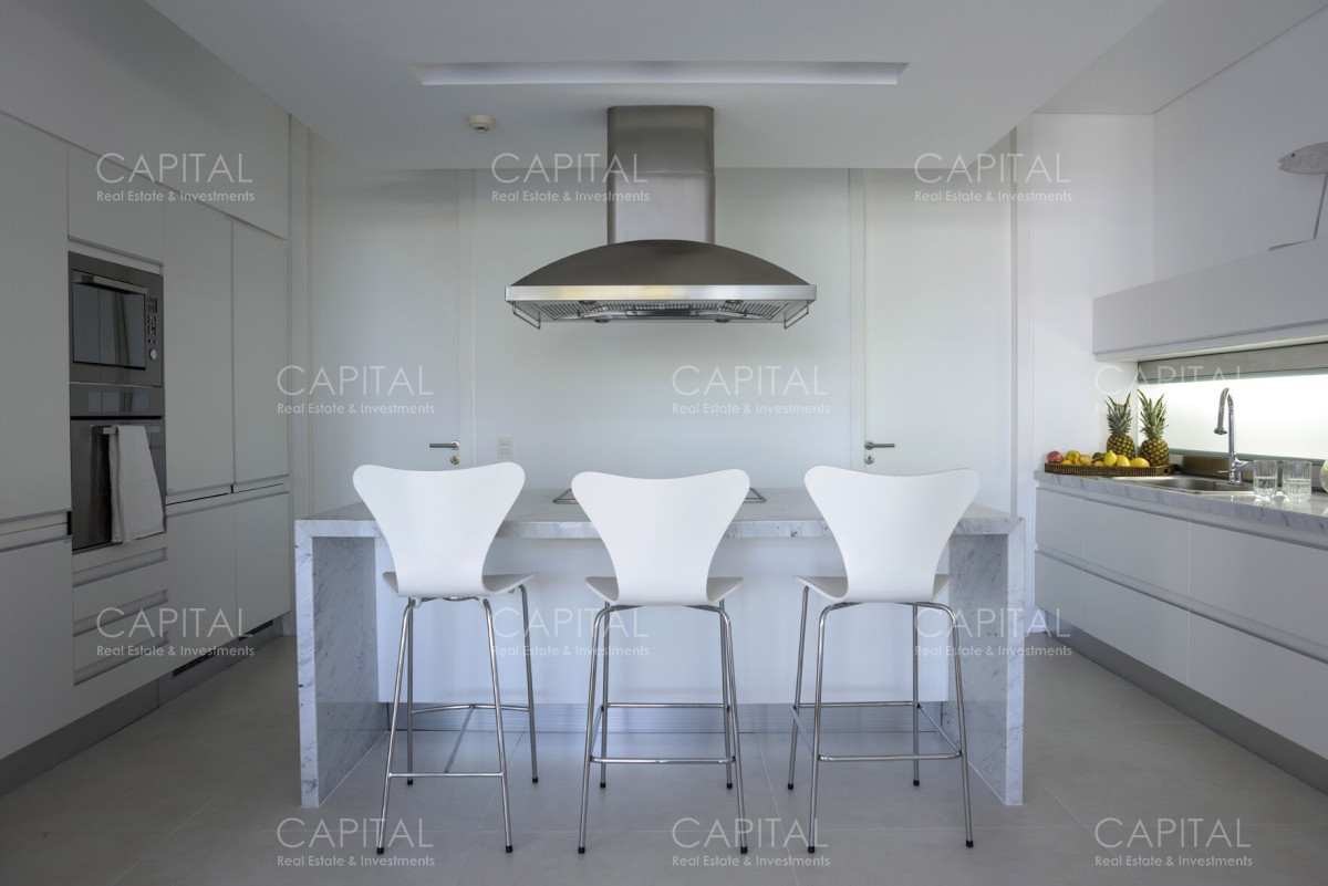 Apartamento ID.30146 - Excelente Apartamento en Acqua Punta del Este Tres suites en Venta en Primera línea, Playa Brava