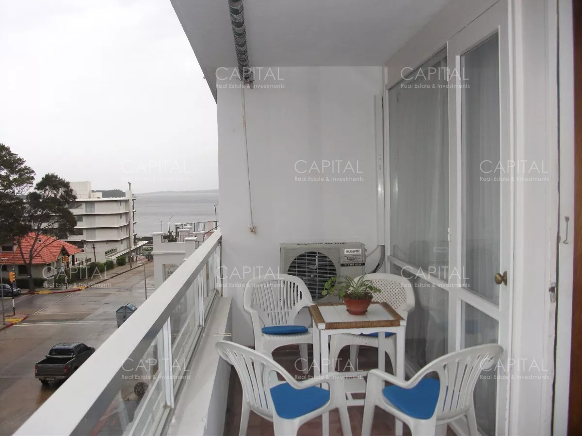 Apartamento ID.37300 - Apartamento de un dormitorio en Península con vista al mar en venta