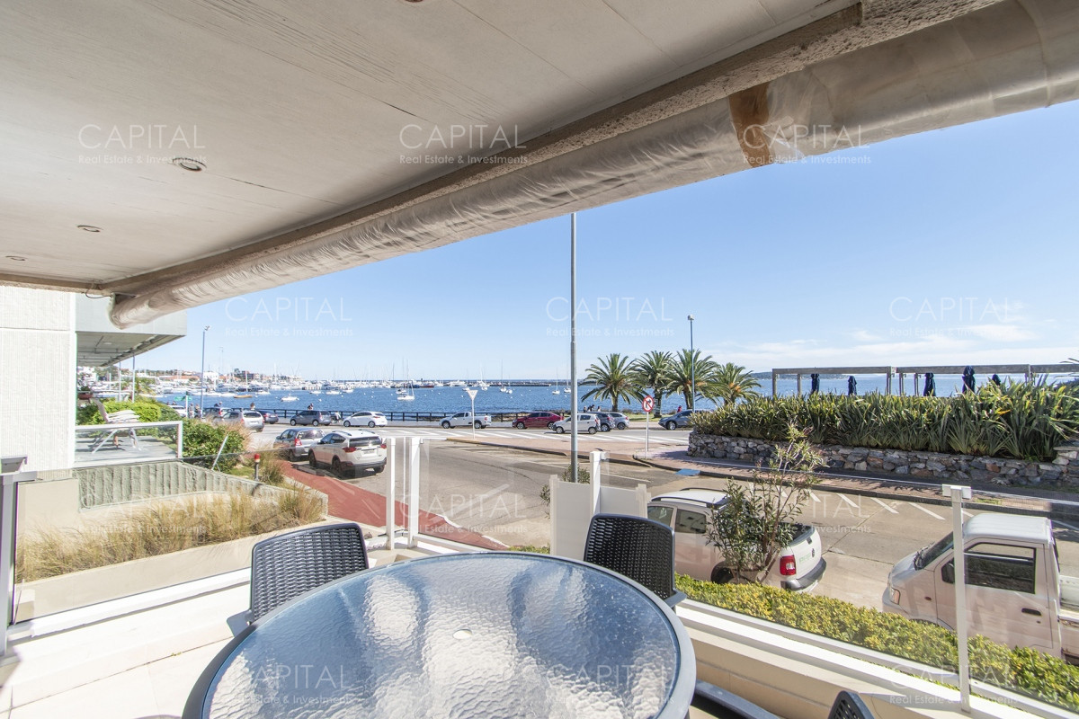 Puerto de Punta Del Este Departamento en Venta de Tres Dormitorios  - CCP34941A