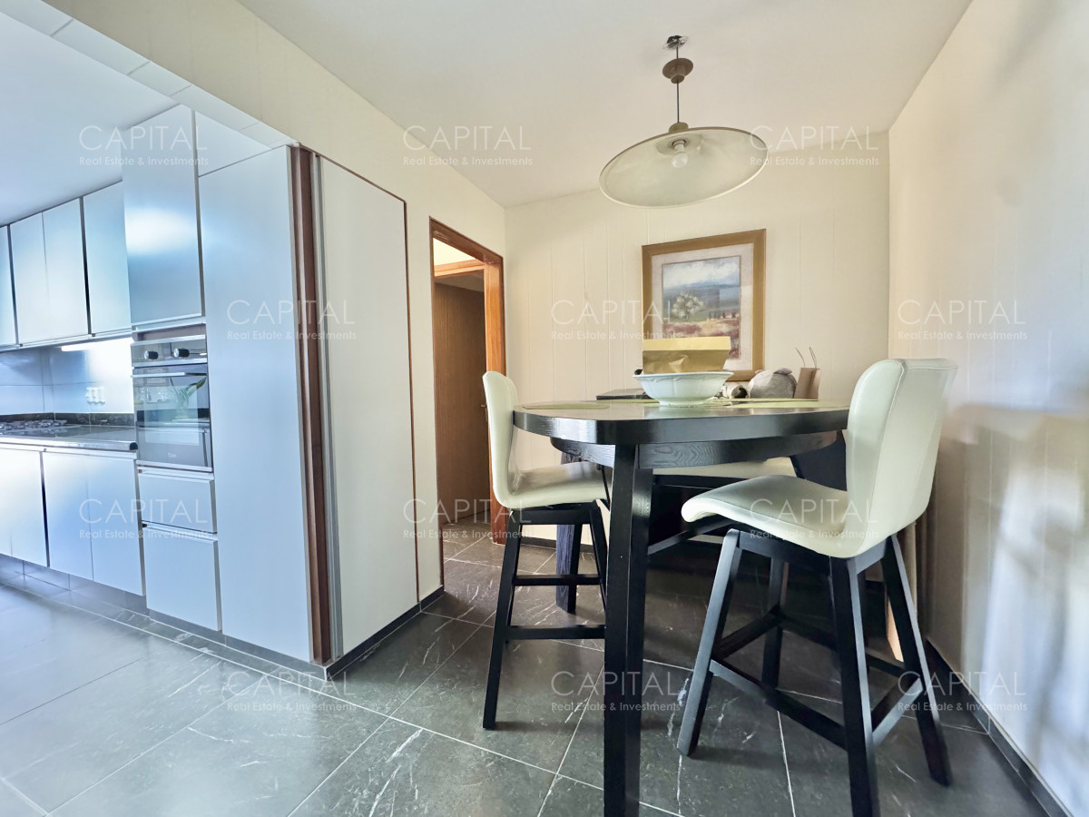 Apartamento ID.38203 - Apartamento en Venta Reciclado de 3 dormitorios y servicio, Roosevelt. 