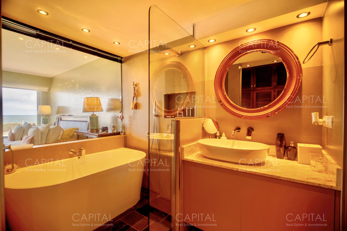 Apartamento ID.40153 - Apartamento en Venta 4 dormitorios en Playa Brava, con vista al Mar