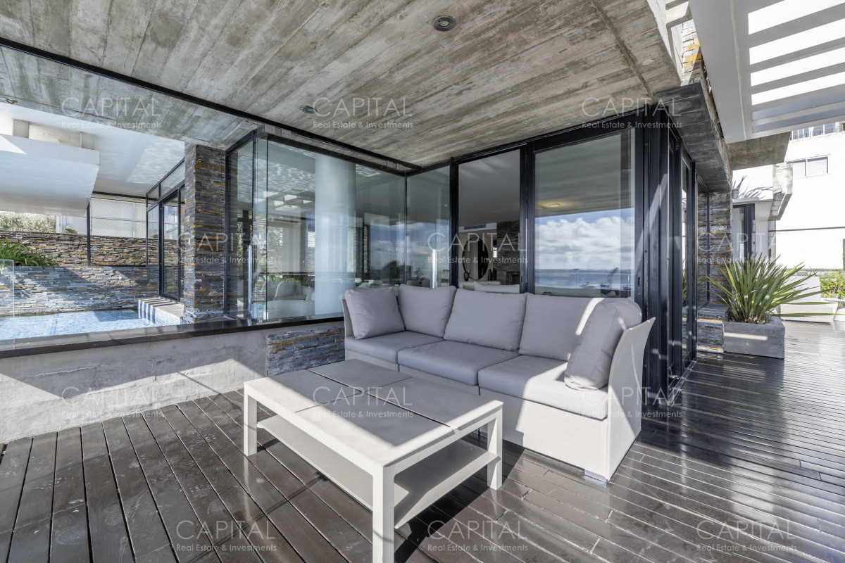 Apartamento ID.32557 - Departamento en Venta Primera Linea en Puerto Punta del Este