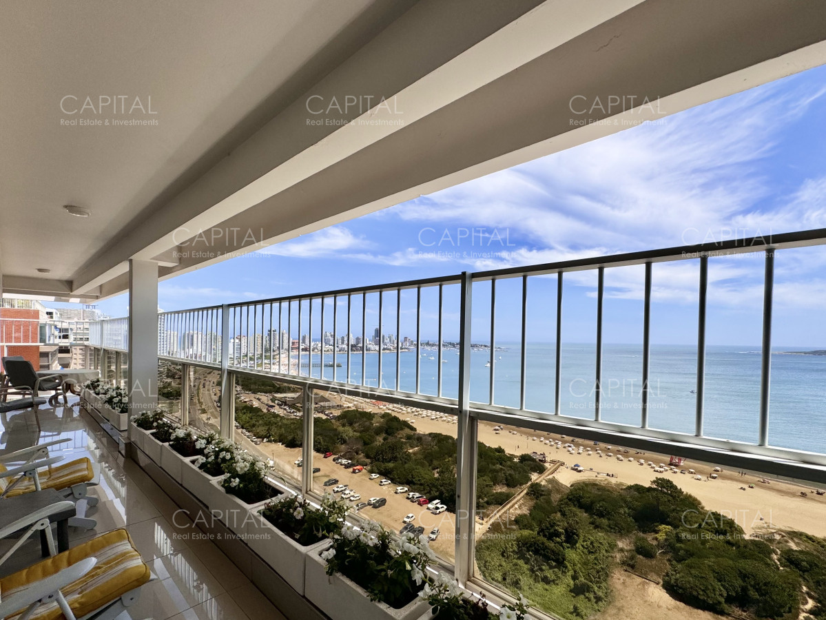 Apartamento ID.37573 - Penthouse Duplex en venta Playa Mansa Punta del Este.