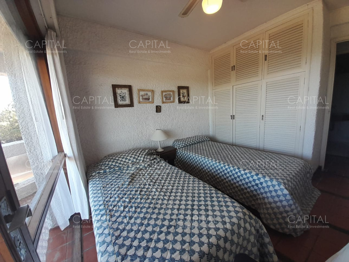 Apartamento ID.33231 - Venta departamento Playa Mansa dos dormitorios dos baños Punta del Este