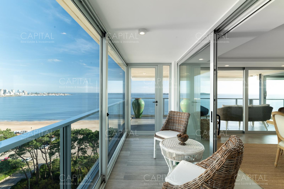 Apartamento ID.36586 - Exclusivo departamento totalmente reformado de 4 suites en Playa Mansa