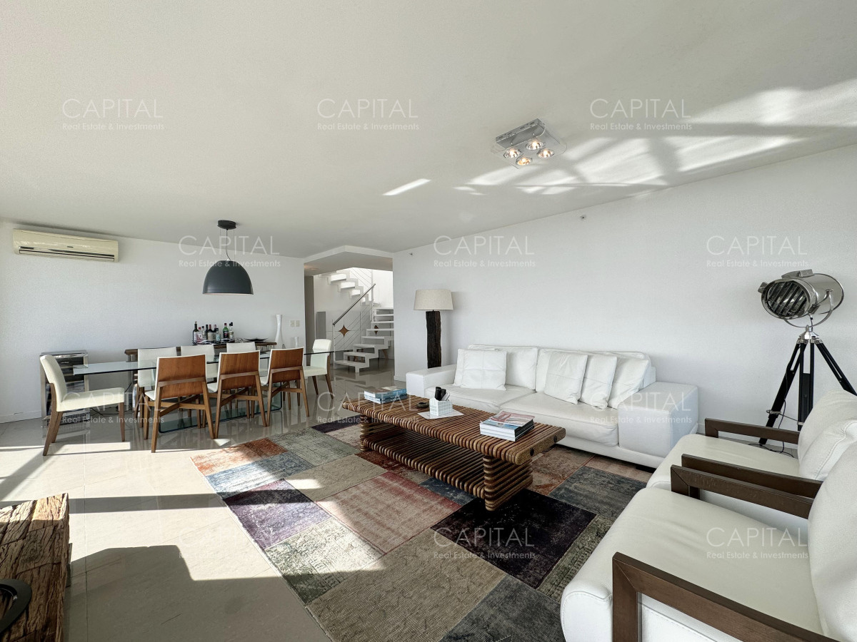 Apartamento ID.38714 - Pent-house en venta en Playa Brava Punta Del Este 
