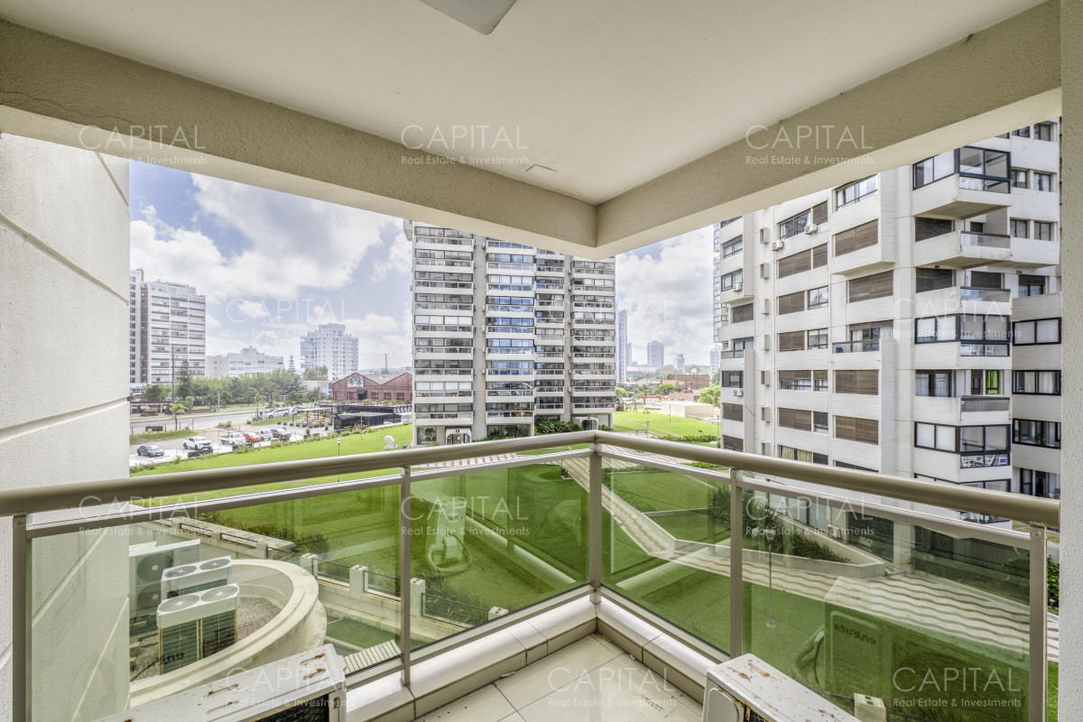 Apartamento ID.37933 - Imperiale Esquinero Departamento en Venta de Tres dormitorios en Playa Brava 