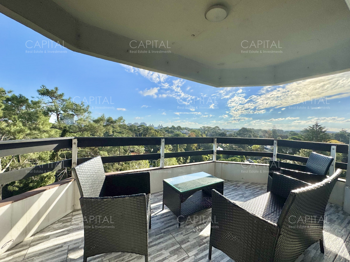 Apartamento ID.38203 - Apartamento en Venta Reciclado de 3 dormitorios y servicio, Roosevelt. 