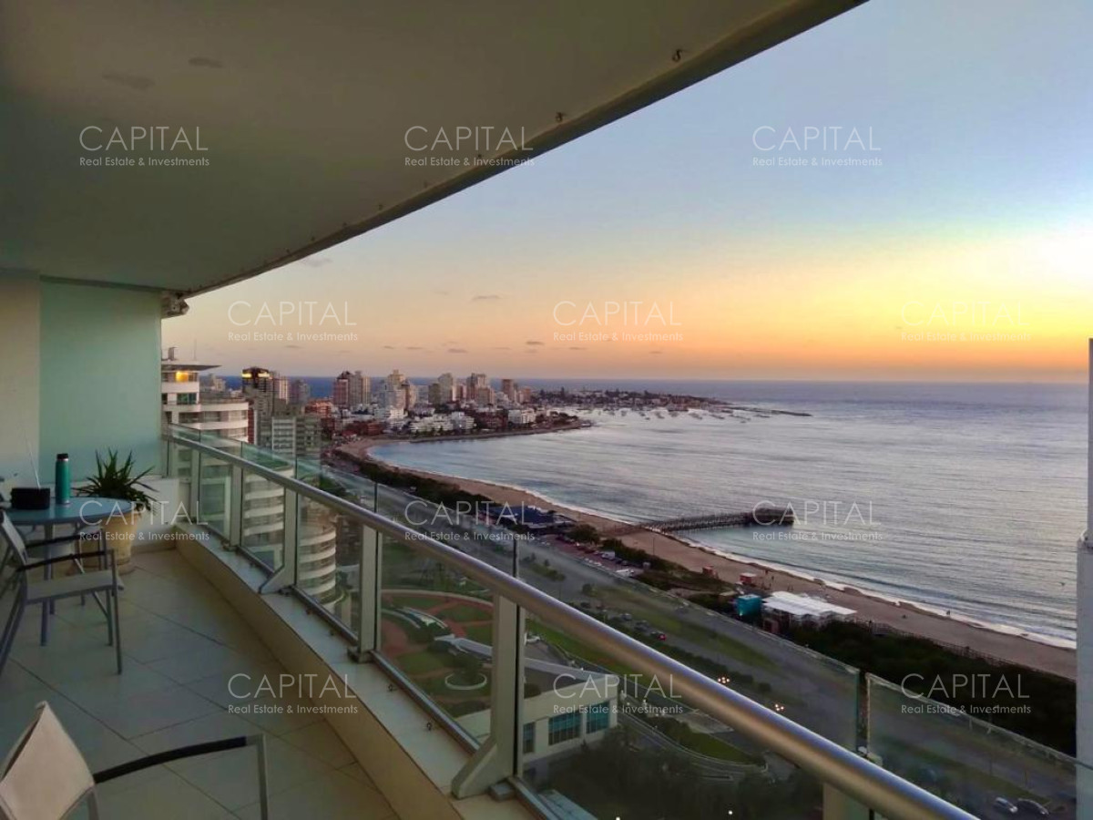 Apartamento ID.33186 - Apartamento de tres suites y dependencia con vista al mar Punta del Este.