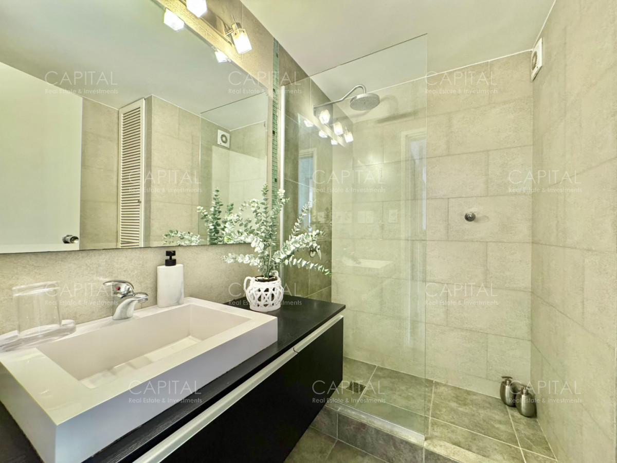 Apartamento ID.40014 - Apartamento en venta en Playa Brava frente al mar.