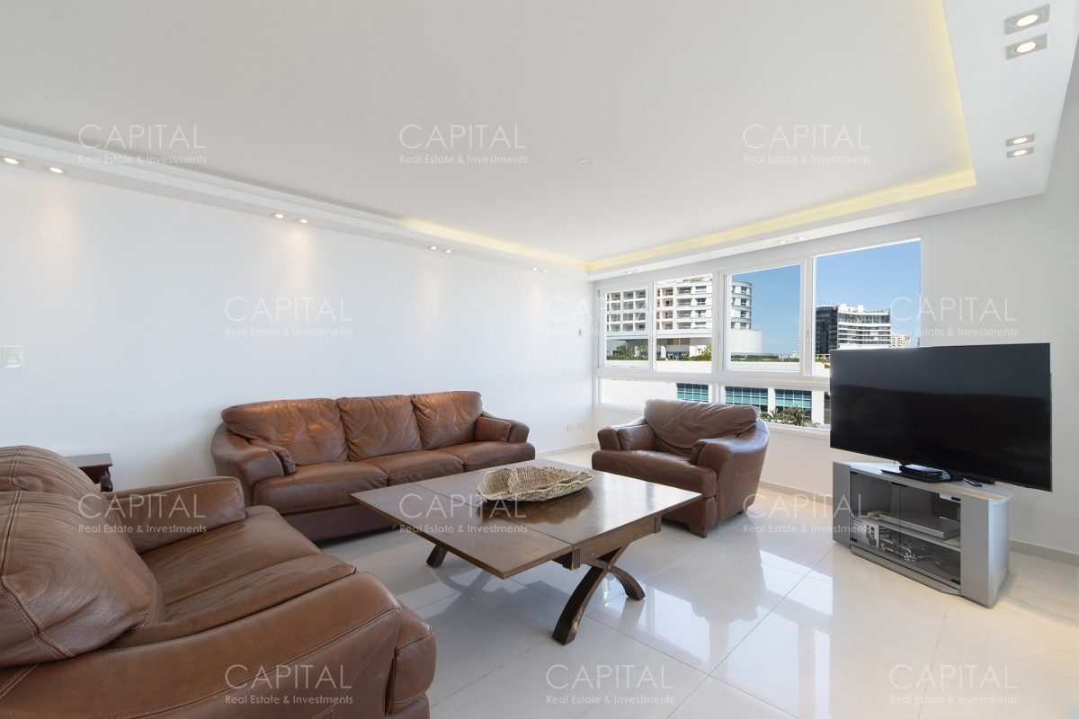Apartamento ID.33655 - Milenium Tower Punta del Este Apartamento de tres dormitorios mas dependencia en Millenium Tower en Venta