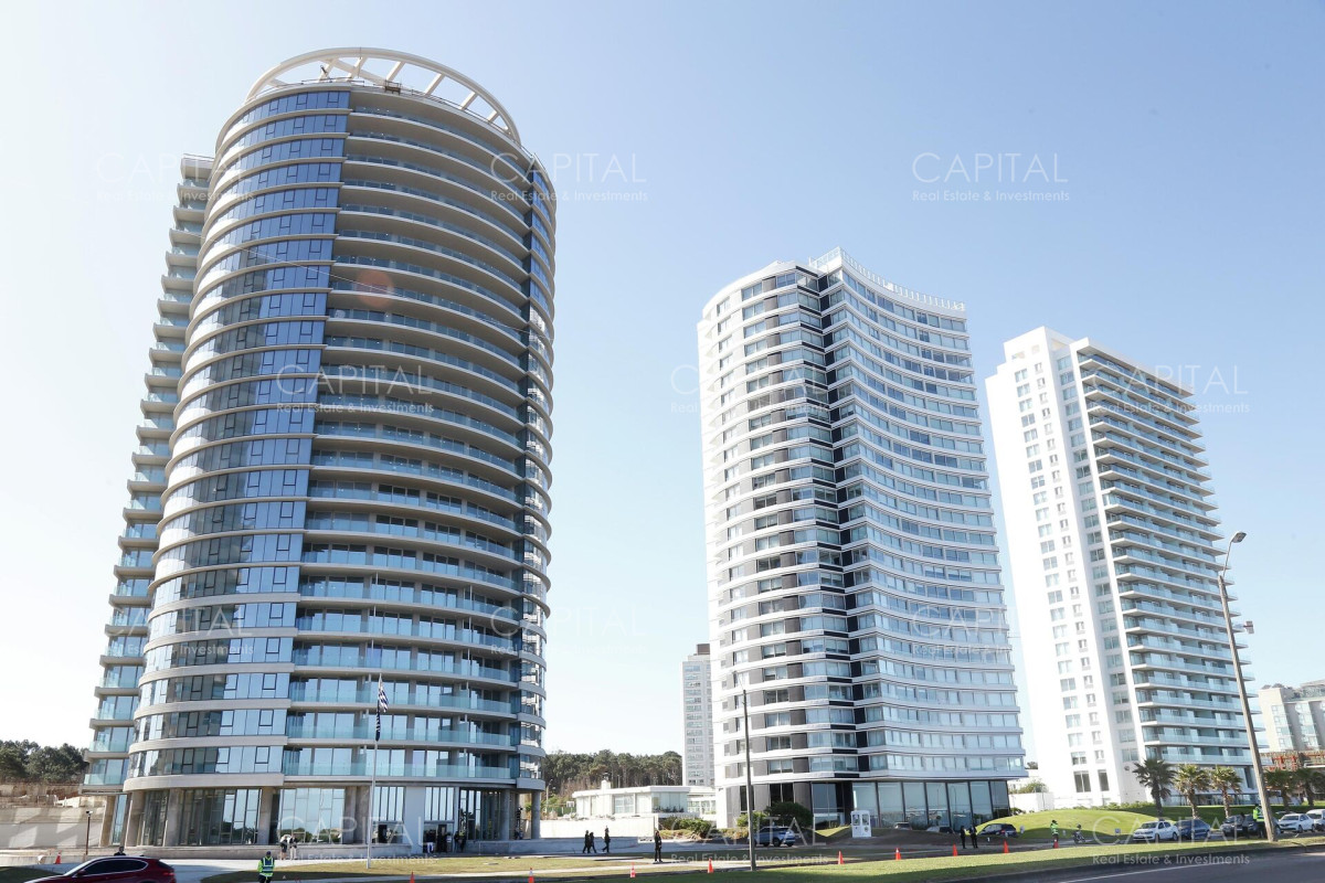 Apartamento ID.35172 - Trump Tower de tres dormitorios y dependencia en venta