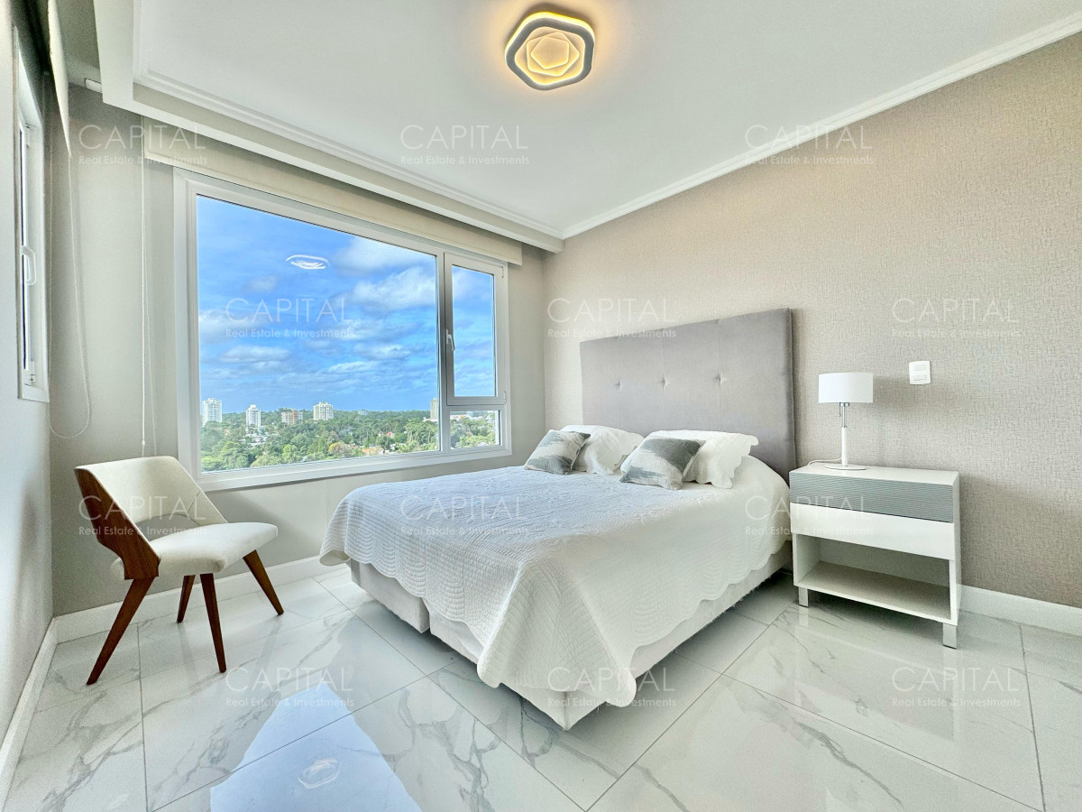 Apartamento ID.37935 - Paramount Tower de dos dormitorios frente al mar en Alquiler, Playa Mansa Punta del este