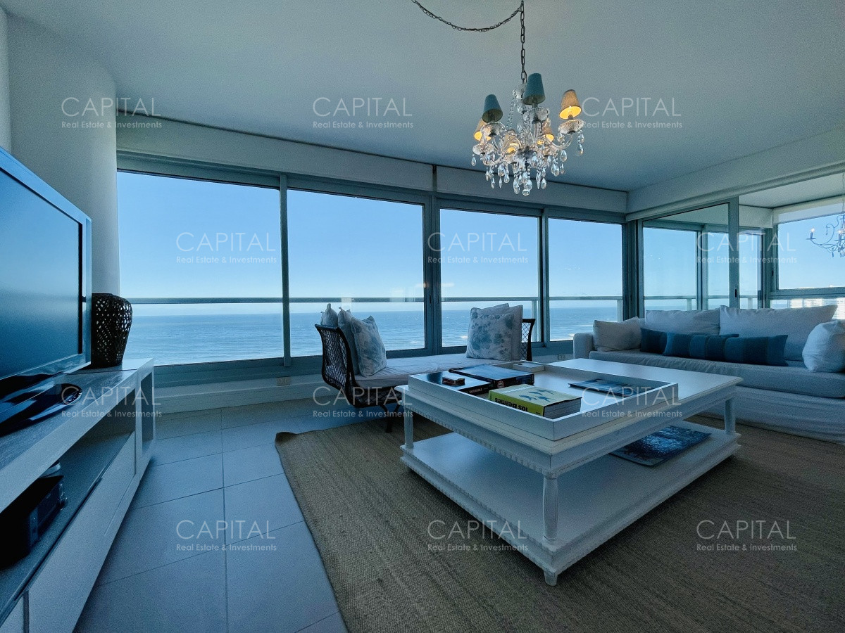 Apartamento ID.31416 - Le Parc Punta del Este de tres dormitorios más dependencia en torre de categoría sobre playa Brava, Punta del Este
