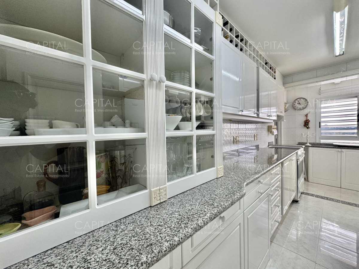 Apartamento ID.38754 - Coral Tower esquinero de tres dormitorios y servicio piso alto en venta