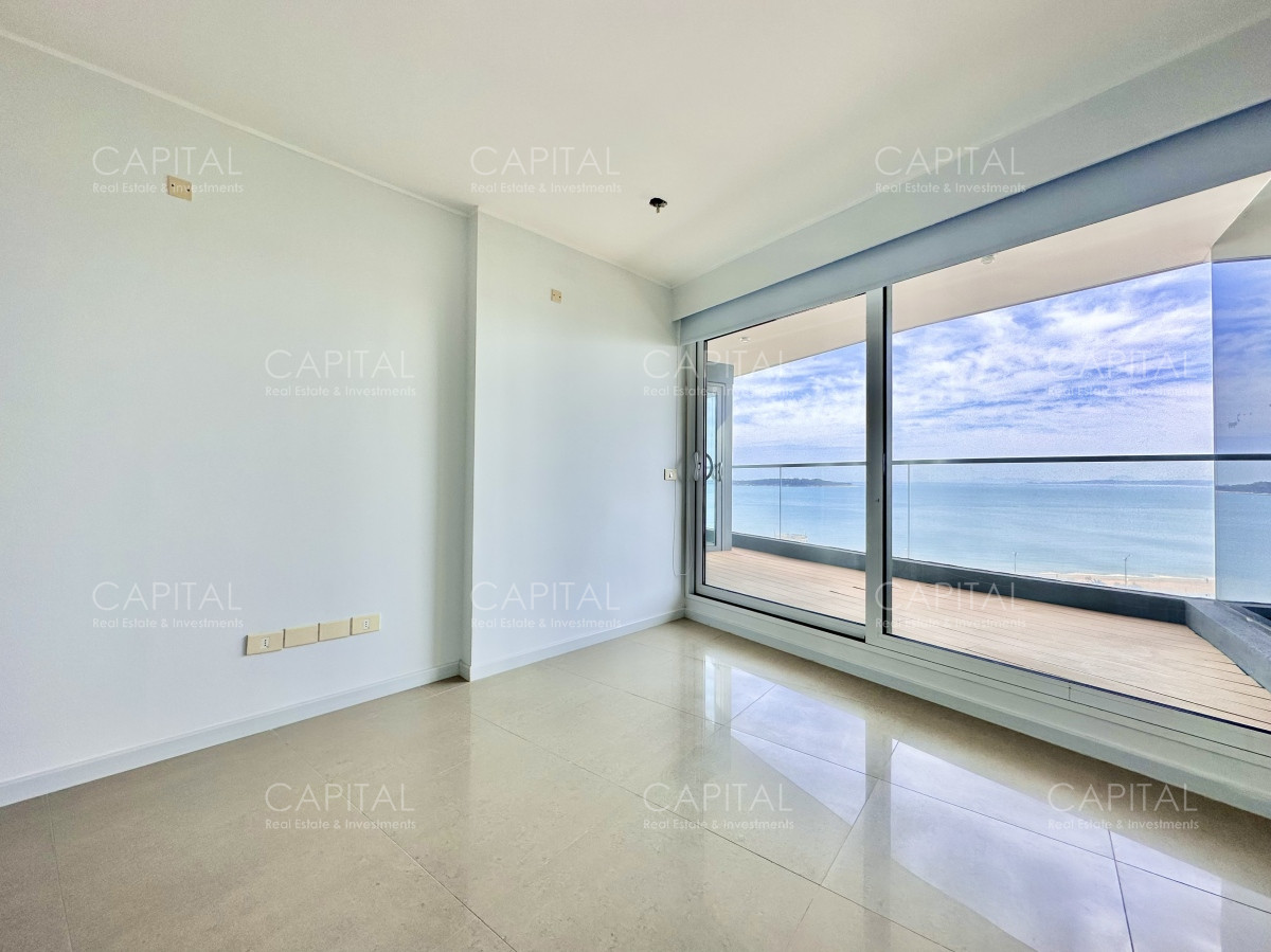 Apartamento ID.31677 - Apartamento de tres dormitorios con vista al mar en venta, Punta del Este.
