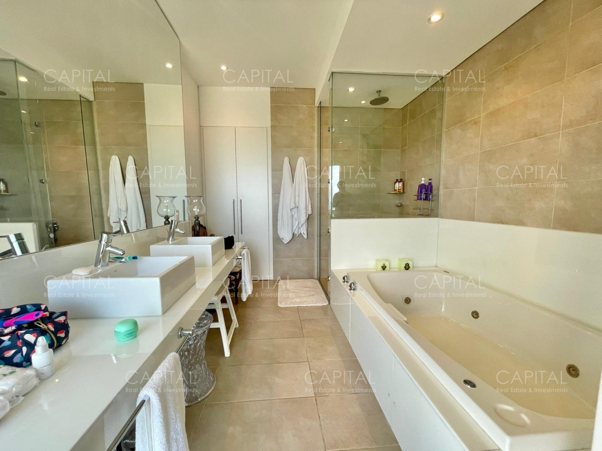 Apartamento ID.32175 - Apartamento en Alquiler Playa Brava Primera Fila 