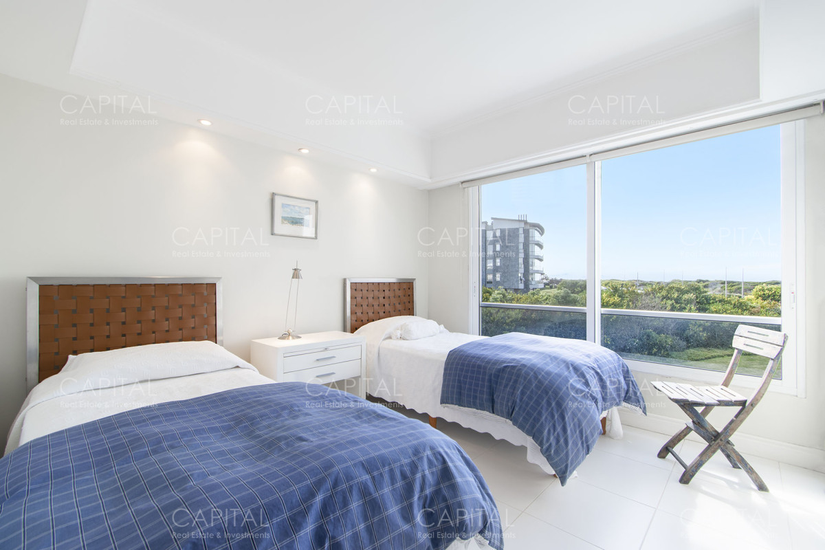 Apartamento ID.35180 - Apartamento en Venta 3 Suites + Dependencia en Primera Linea Brava