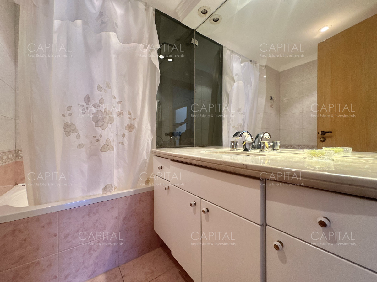 Apartamento ID.37326 - Apartamento en Playa Brava Primera Fila en Alquiler