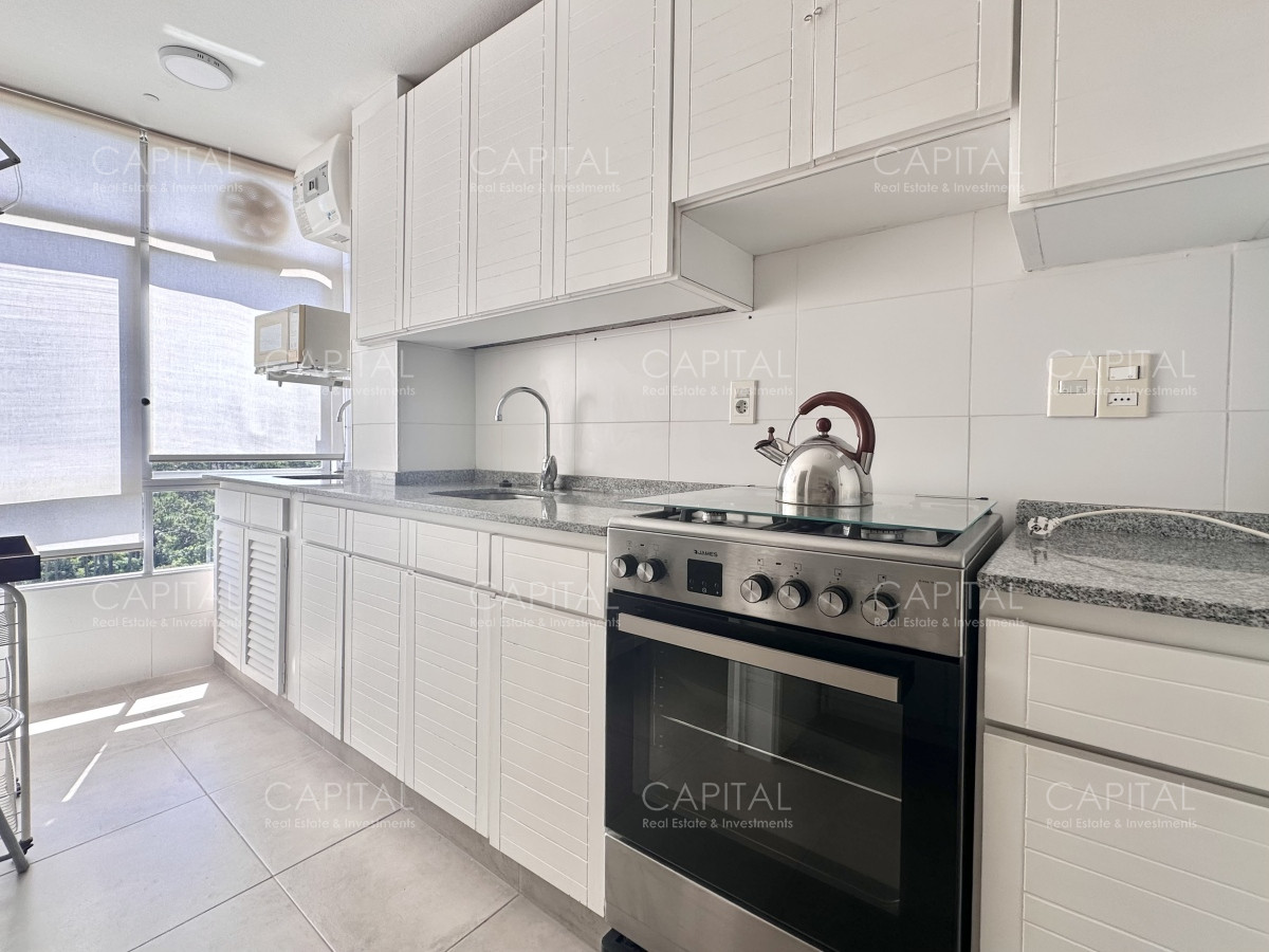 Apartamento ID.32765 - Apartamento de dos dormitorios y servicio en Alquiler Anual, Punta del Este
