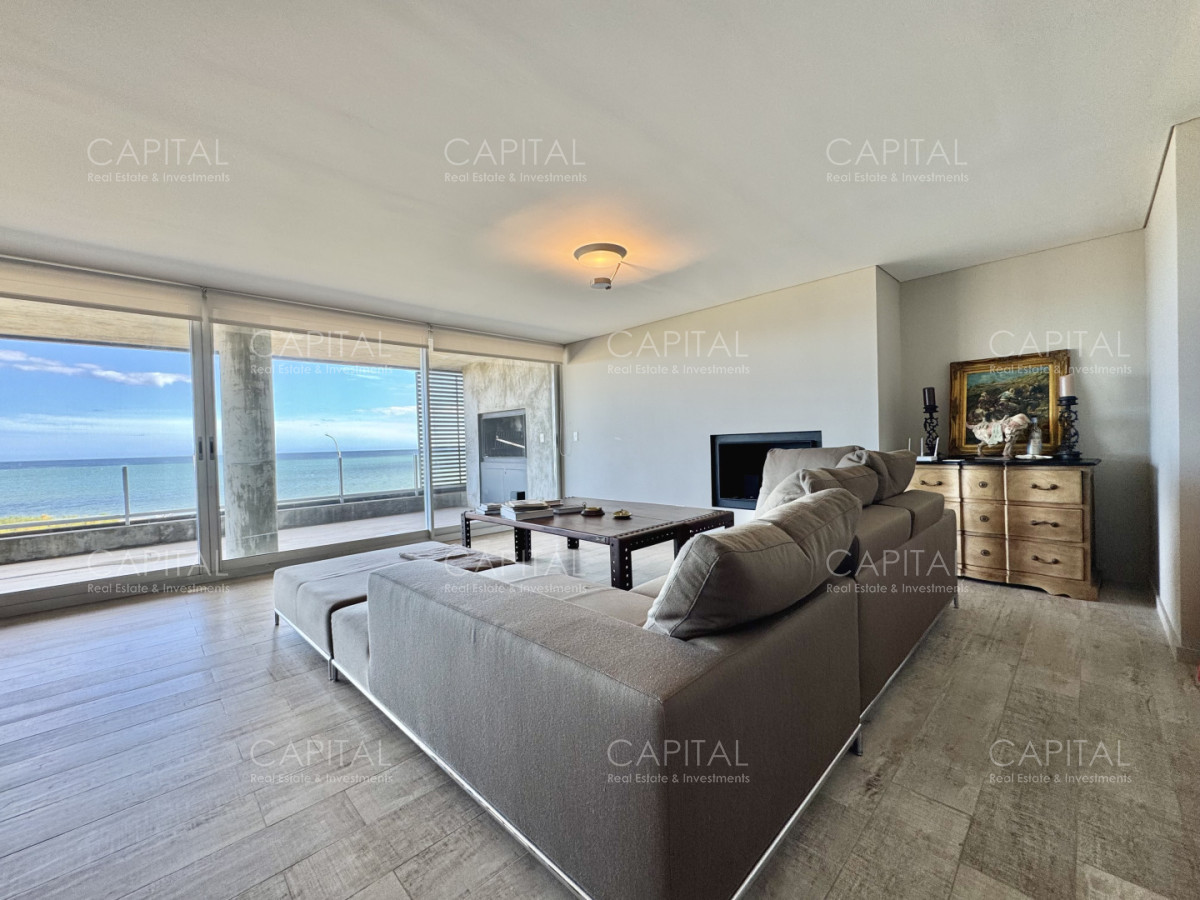 Apartamento ID.39886 - Apartamento duplex frente al mar en playa mansa en venta