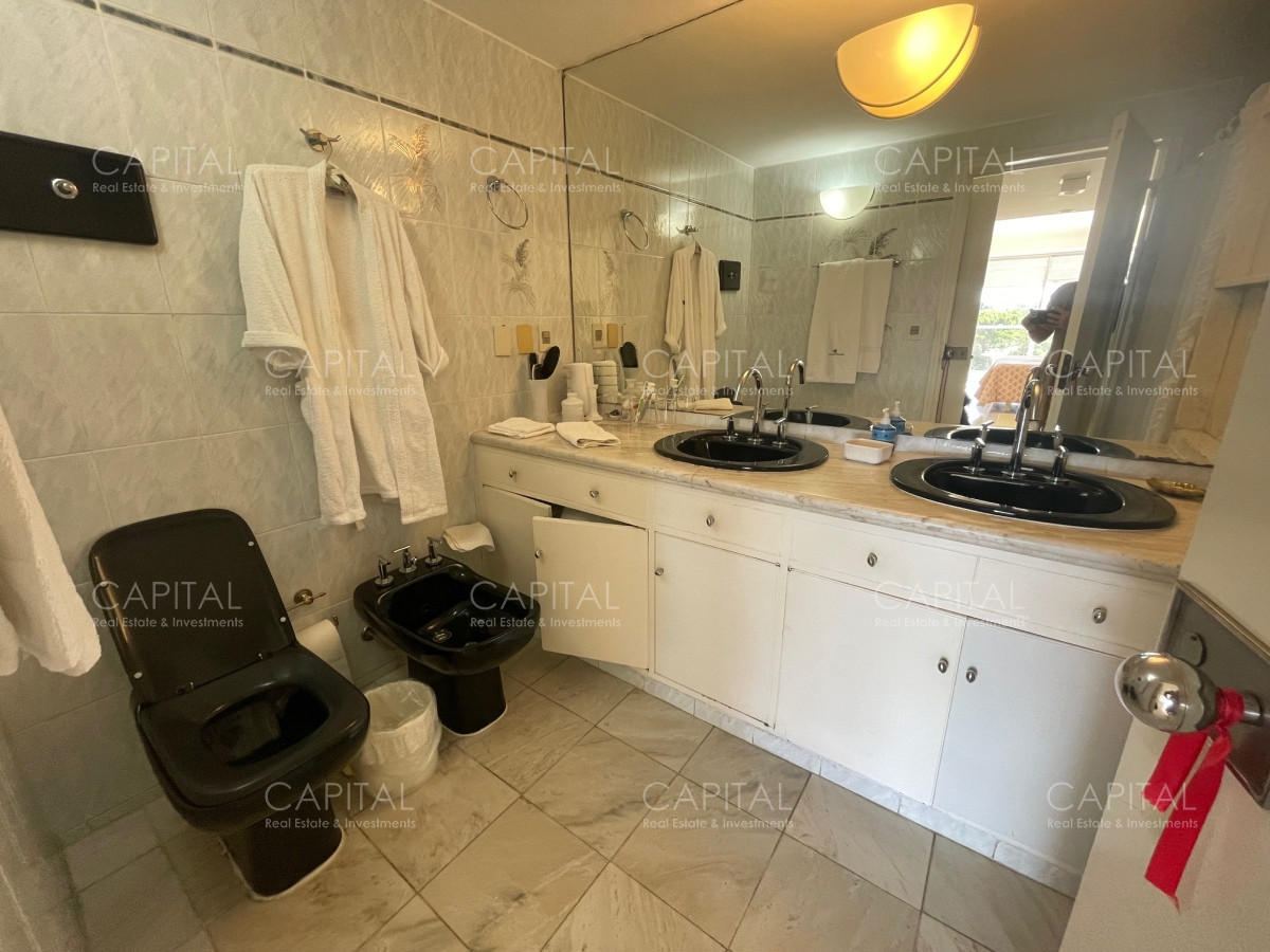 Apartamento ID.36605 - Excepcional semipiso Torre de Categoria frente a Playa Mansa