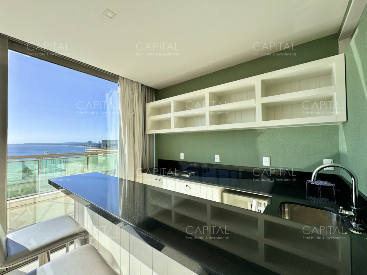 Apartamento ID.39802 - Penthouse Duplex con piscina y parrillero propio frente al Mar, en venta, Punta del Este