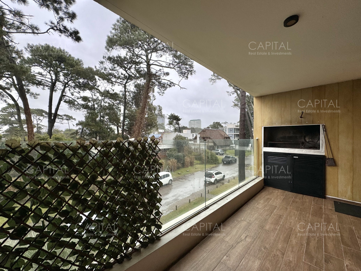 Apartamento ID.38051 - Apartamento de dos dormitorios con parrillero en venta, Punta del Este.
