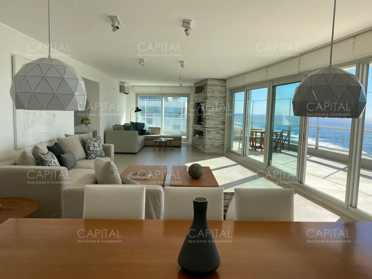 Apartamento ID.33769 - PentHouse de cuatro dormitorios en suite en Le Parc con parrillero propio y dependencia de servicio en Alquiler Temporal