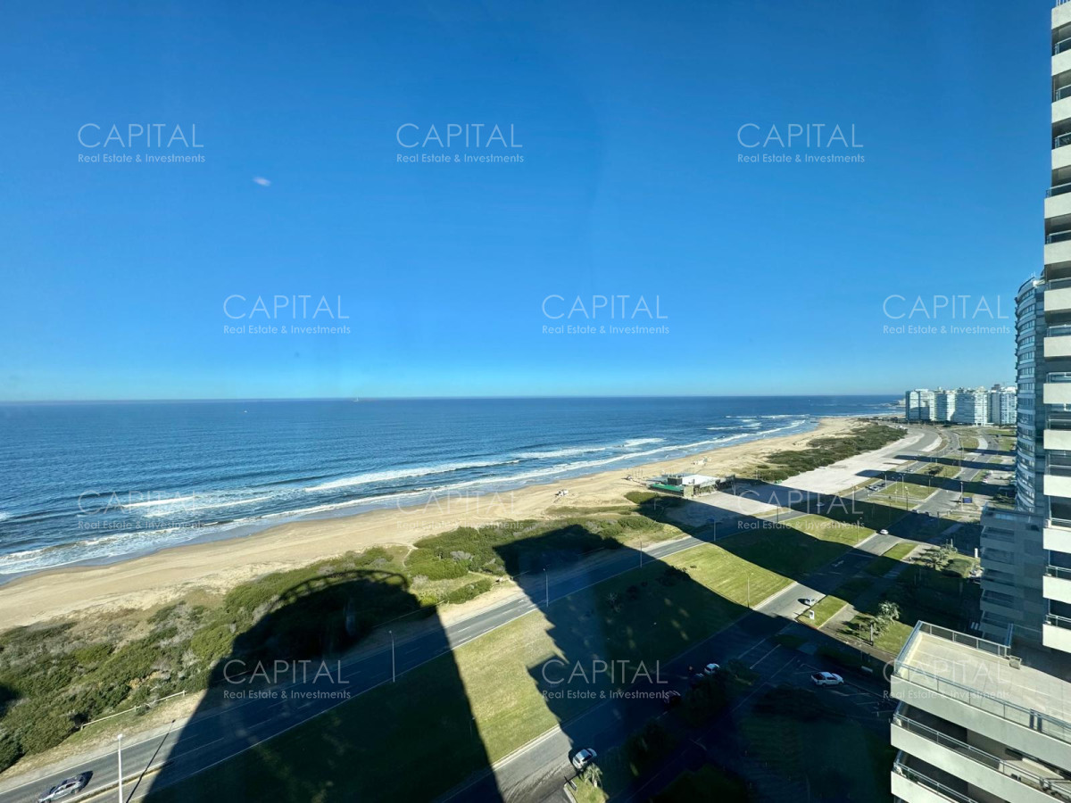 Apartamento ID.36643 - Apartamento esquinero de tres y dependencia piso alto en Trump Tower en Venta