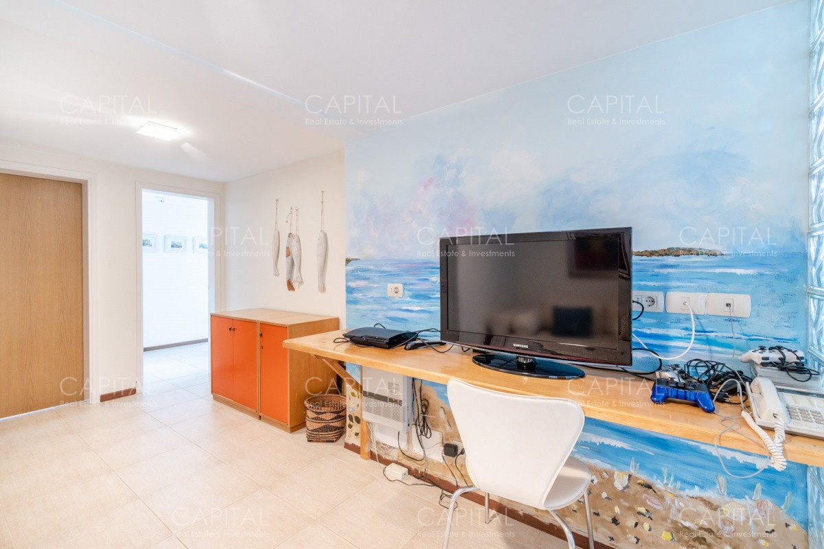 Apartamento ID.30942 - Venta de amplio apartamento sobre playa Brava íntegramente reciclado