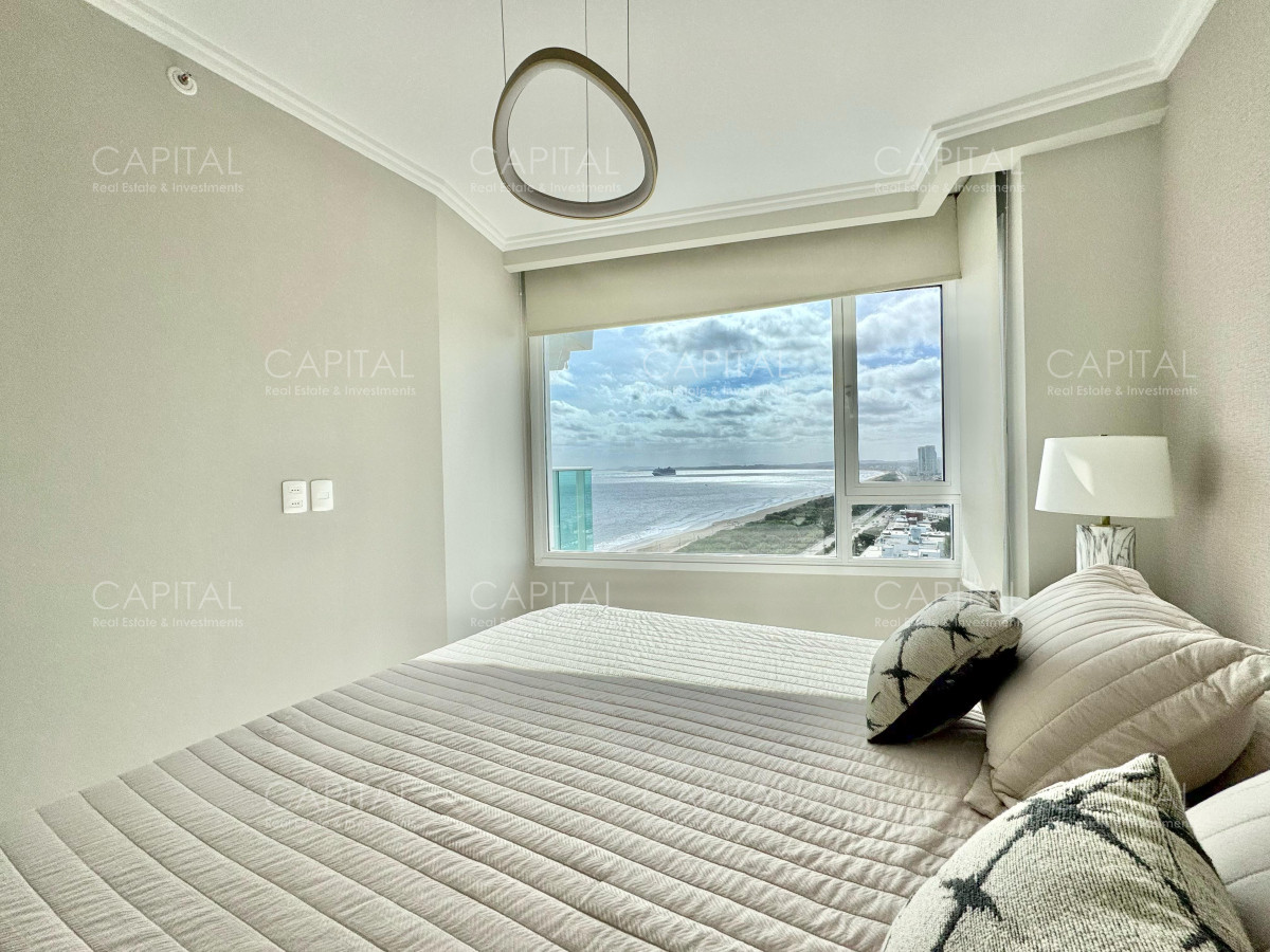 Apartamento ID.37935 - Paramount Tower de dos dormitorios frente al mar en Alquiler, Playa Mansa Punta del este