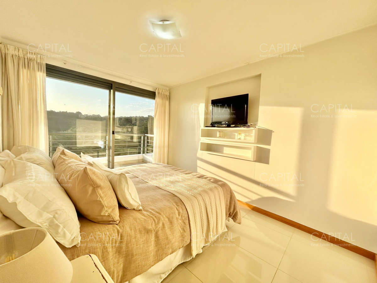Apartamento ID.26732 - Venta Departamento Pent House Playa Brava Primera Linea Punta del Este