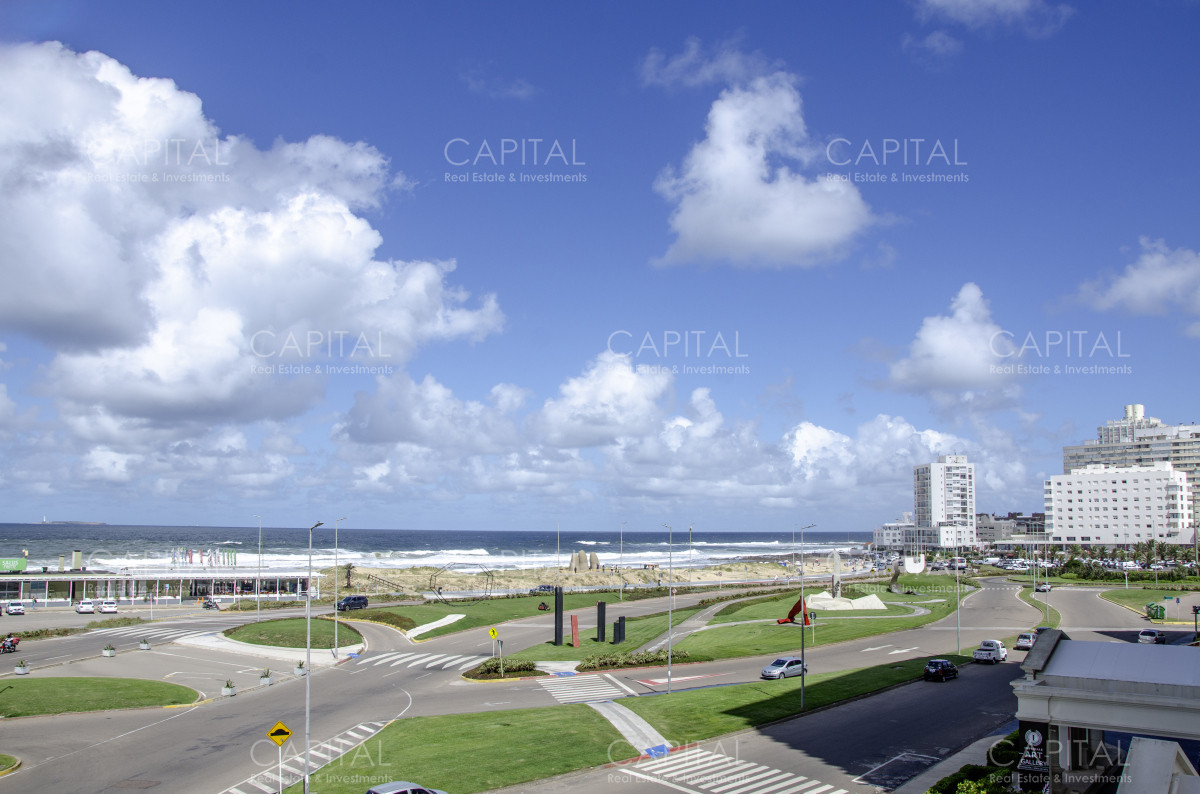 Apartamento ID.37932 - Departamento en Imperiale Punta del Este Venta de Tres Dormitorios en Playa Brava 