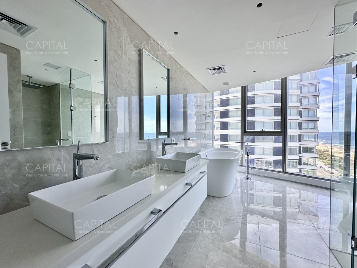 Apartamento ID.36060 - Apartamento primera linea de tres dormitorios. Punta del Este - Trump Tower en Venta