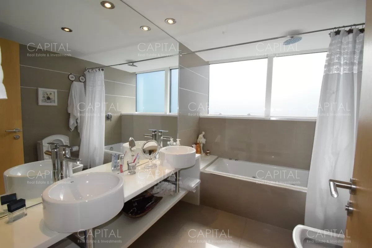 Apartamento ID.31807 - Venta Apartamento tres dormitorios torre de lujo en playa Mansa