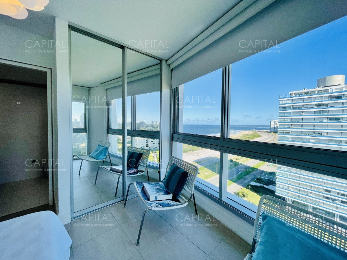 Apartamento ID.31416 - Le Parc Punta del Este de tres dormitorios más dependencia en torre de categoría sobre playa Brava, Punta del Este