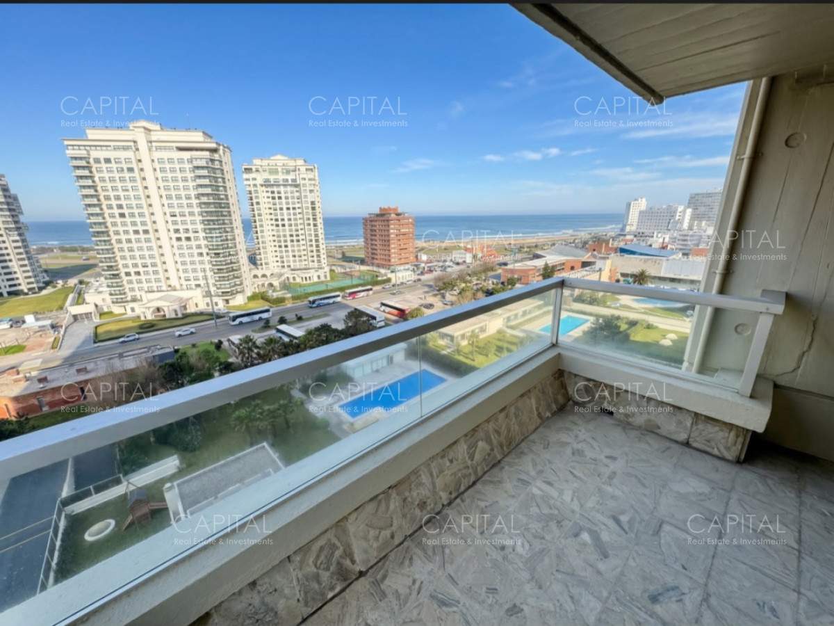 Apartamento ID.40420 - Apartamento primera linea en playa mansa en venta