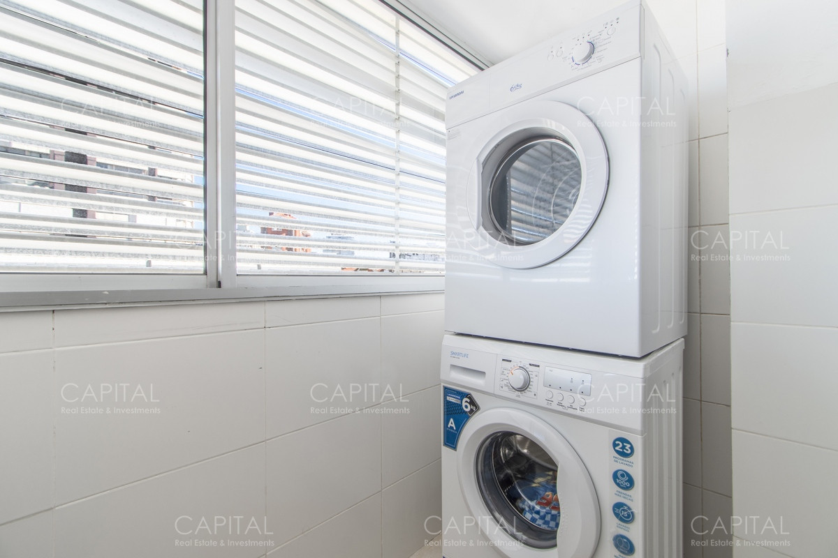 Apartamento ID.31268 - Malecon Punta del Este Apartamento de 3 dormitorios y servicios en venta en primera linea, Playa Mansa.