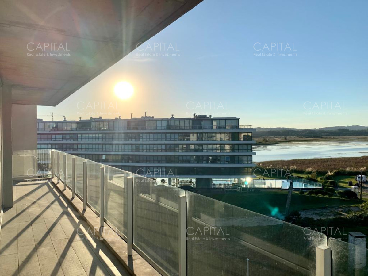 Apartamento ID.30996 - Moderno Penthouse a Estrenar de 3 Dormitorios frente a Playa Mansa - Venta