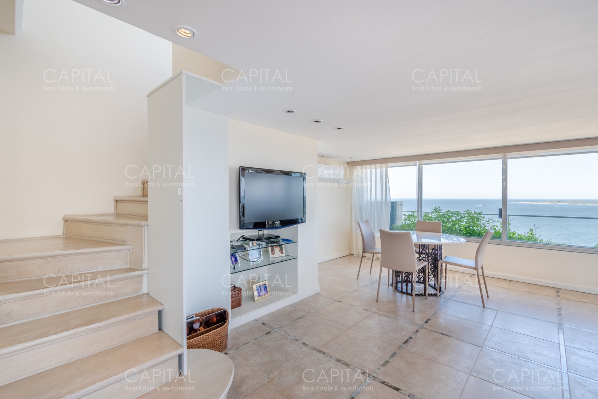 Apartamento ID.30607 - Penthouse de Cuatro Dormitorios frente al Mar - Venta Playa Mansa